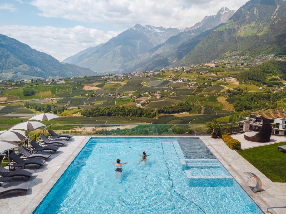 Hotel Resmairhof Schenna Bagian luar foto