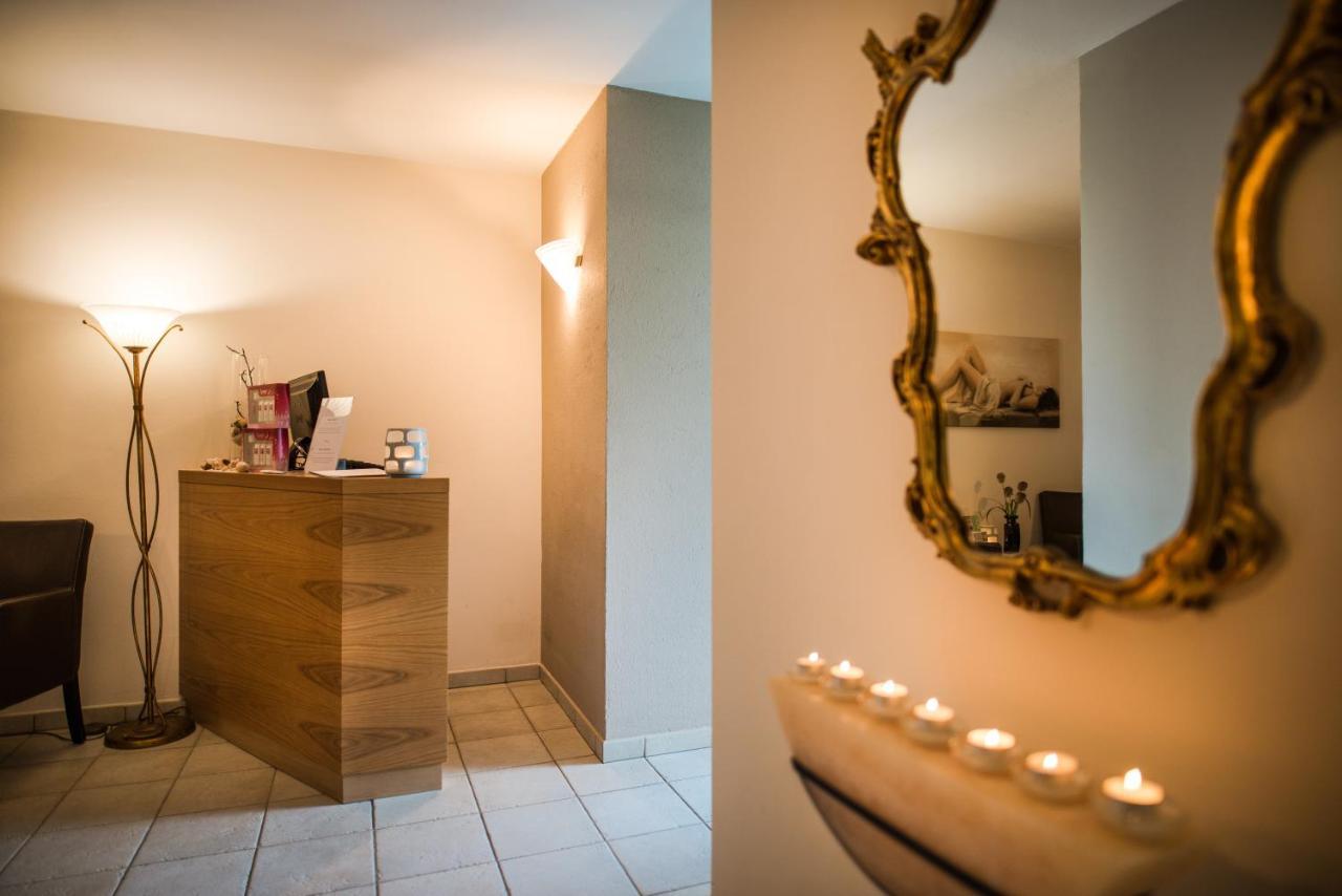 Hotel Resmairhof Schenna Bagian luar foto